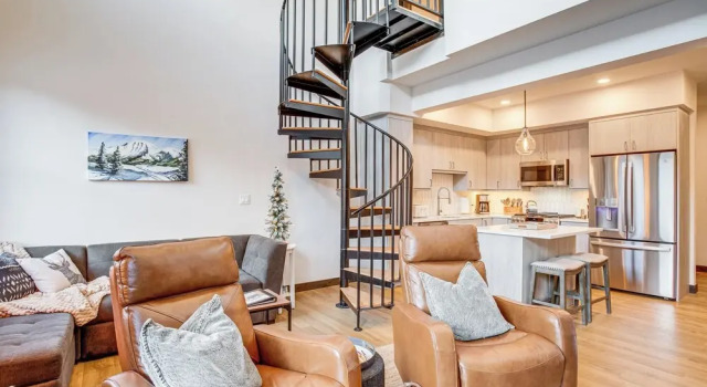 Walk to Cooper Creek Square: Condo w/ Hot Tub!, Забронировать Апартаменты/квартира Апартаменты Винтер Парка, рядом с Body Kneads Massage and Pilates, Апартаменты/квартира