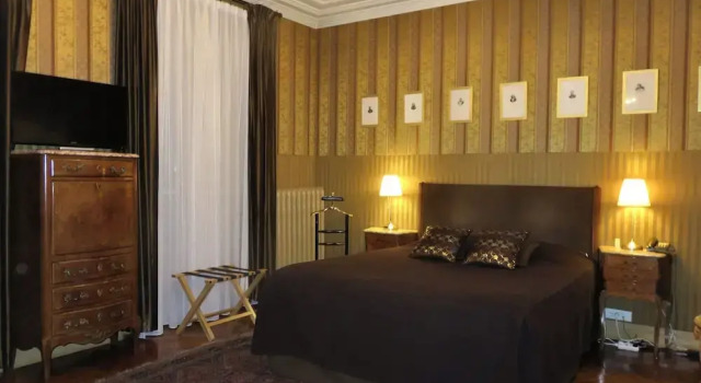Четырёхместный номер Deluxe Hotel Windsor Home