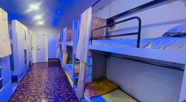 Кровать в общем номере goldenstar deluxe dormitory