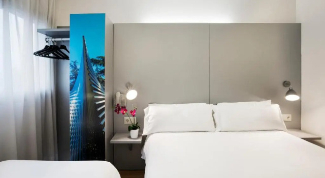 Трёхместный номер Standard B&B HOTEL Girona 2