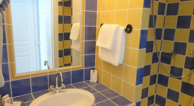 Полулюкс с видом на бассейн Hôtel lOrangeraie