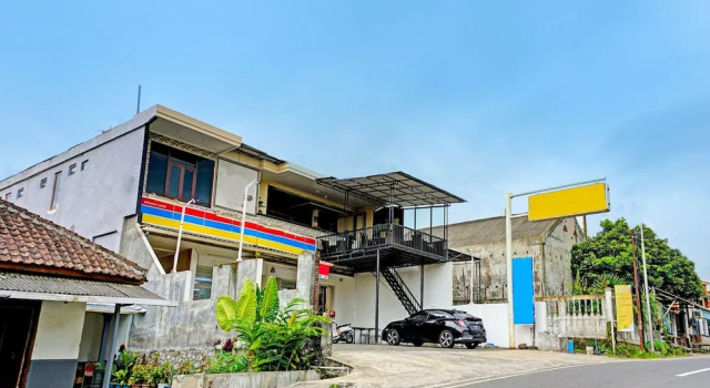 Capital O 92228 Cozy Bromo Homestay, Prenota Hotel Malang East Java