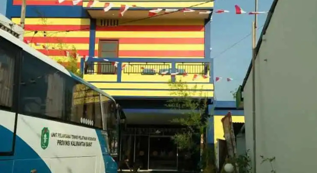 Hotel Neo Borneo Singkawang, Rezerwuj Hotel Hotele w Kalimantan z parkingiem, Parking