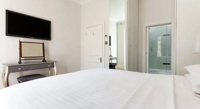 Gledhow Gardens Viii by Onefinestay, Забронировать Отель Отели и гостиницы Лондона, рядом с Стадион Stamford Bridge, Отель