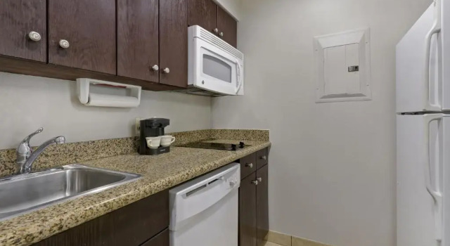 Четырёхместный люкс с 2 комнатами Homewood Suites by Hilton McAllen