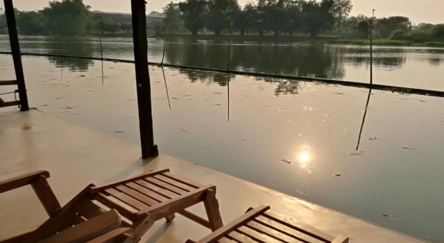 Люкс с видом на реку River Marina Resort