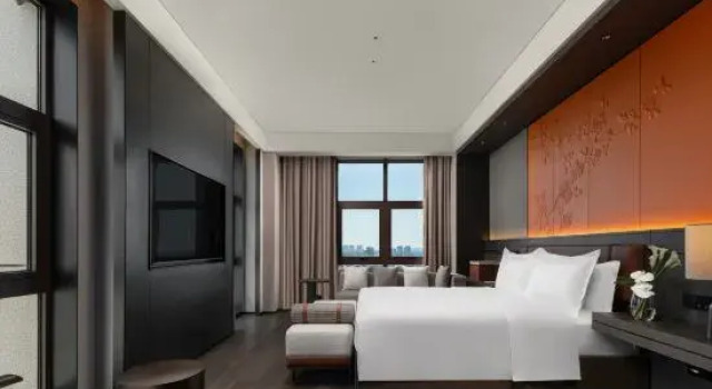 Люкс Deluxe DoubleTree by Hilton Kaifeng