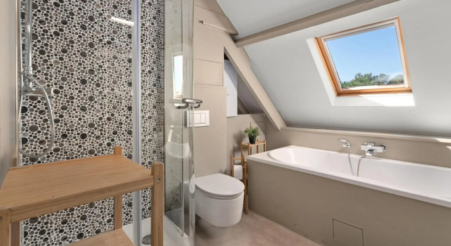 Spacious Guest Suites near Historic Market - 5 Min Walk, Забронировать Гостевой дом Гостевые дома Брюгге, рядом с City Hall, Гостевой дом