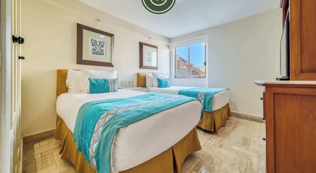 Beachfront 2 BR Condo - Beach - Pools - Tennis, Book Apartment Puerto Vallarta Jalisco