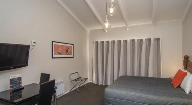 Студия Cedar Lodge Motel