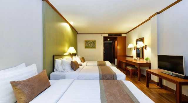 Трёхместный номер Standard Arawana Regency Park Sukhumvit