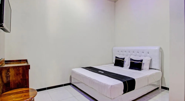 Camera Deluxe Capital O 93244 Angkasa Inn