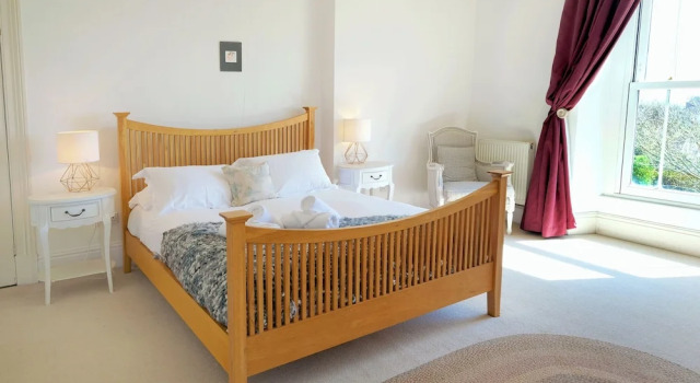The Retreat - 5 Bedroom House - Horton, Rezervați Casă de vacanță Horton Cardiff