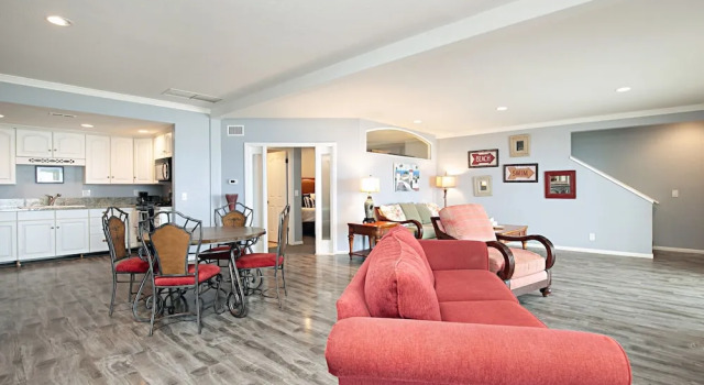 1121 Oceanside - 4 Br Home