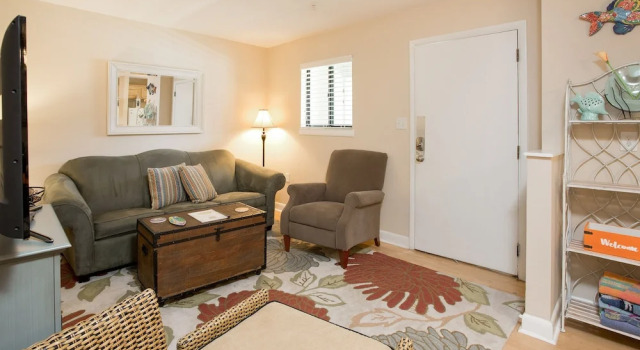 New Listing! Mid-Island Marvel W/ Resort Amenities Condo