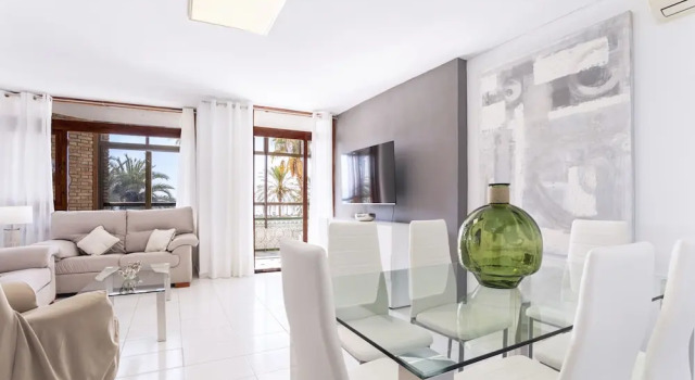 Rentcostadelsol Apartamento Malagueta - Ciudad de Melilla, Забронировать Апартаменты/квартира Отели в центре Малаги, в центре