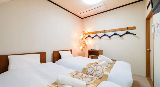 Run of House Petit Hotel P-Bow