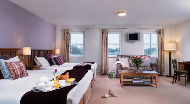 Четырёхместный номер Standard Coachmans Townhouse Hotel