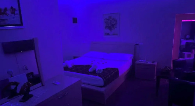 Chicago hotel, Prenota Ostello Fier Riviera Albanese