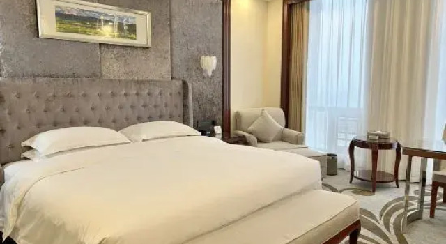 Двухместный номер Business Baiyunbian Hotel