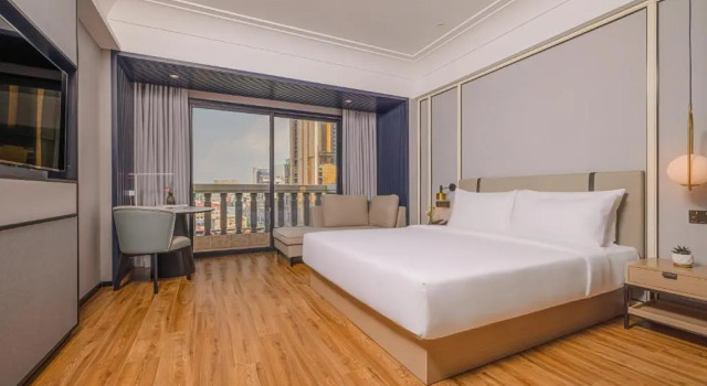 Двухместный номер Executive с балконом Maxx Phnom Penh Downtown By H World