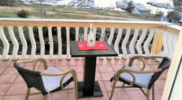 Апартаменты с 2 комнатами с видом на море Guesthouse Mira