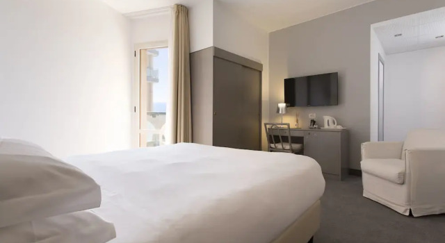 Трёхместный номер Standard с балконом Park Hotel Brasilia