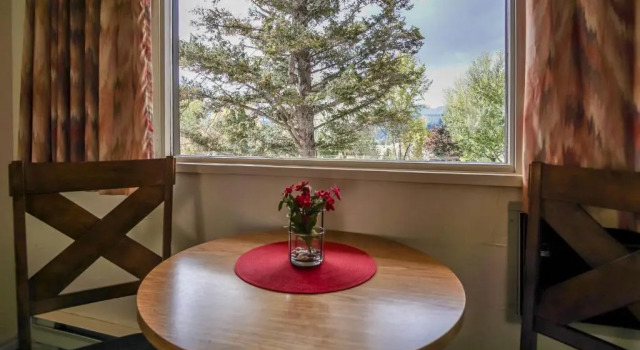 Четырёхместный номер Standard Gables Motel