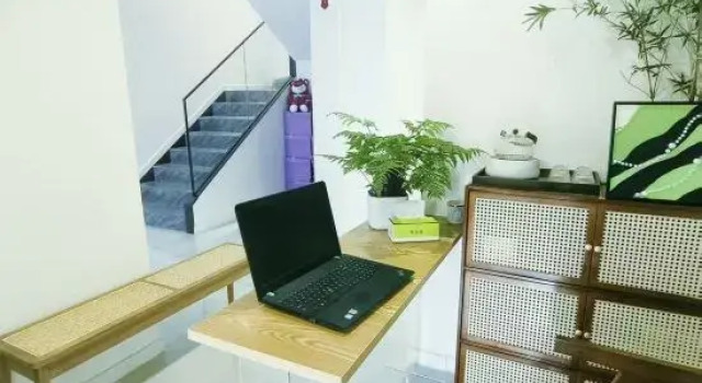 Runi Suoyuan Homestay (Jiefangbei Area Hong Ya Dong), Забронировать Отель Чунцин Chongqing Area, рядом с Jiaochangkou Metro Station
