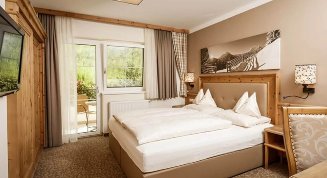 Ferienhotel Zillergrund, Rezervovat Lázně / Resort Hotely v Tyrolsko se snídaní, Snídaně