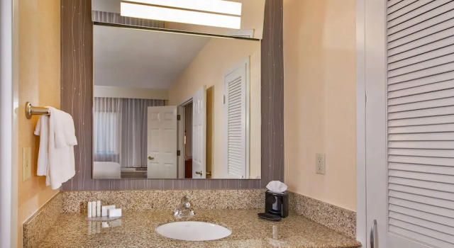 Люкс с красивым видом из окна Sonesta Select Charlotte University Research Park
