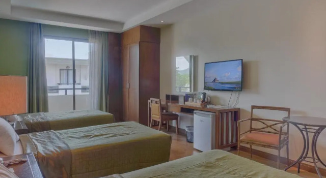 Трёхместный номер Standard с красивым видом из окна Mansion Garden Hotel