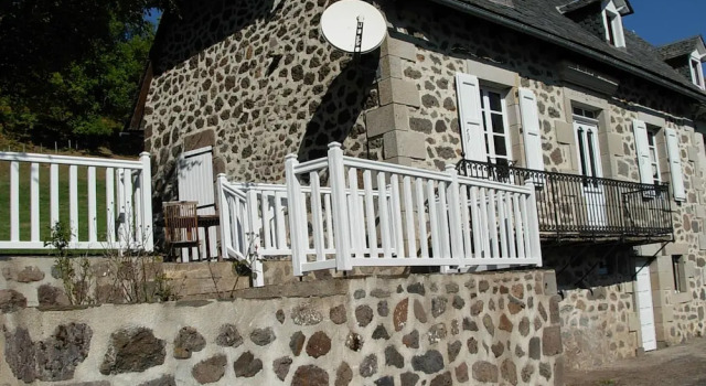 Maison de Lescure, Забронировать Отель Тьезак Ле-Лиоран