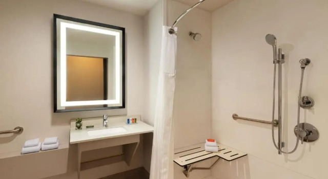 Четырёхместный номер Standard Radisson Hotel Oklahoma City Airport