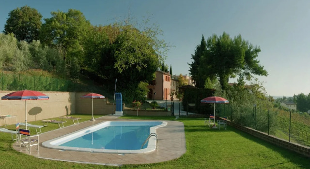 Farmhouse With Swimming Pool, Beautiful Views, Among Vineyards and Olive Groves, Rezervovat Hotel  