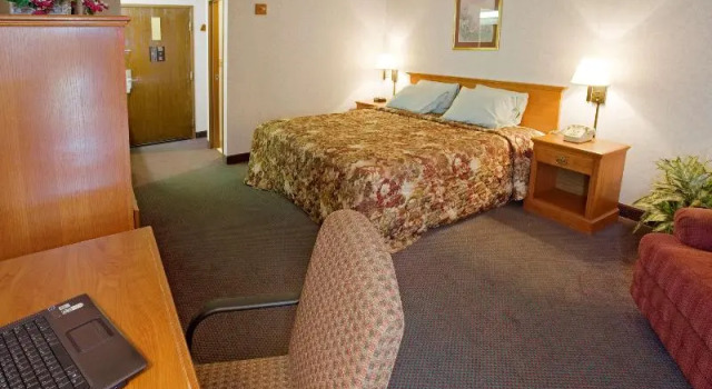 Номер Standard с балконом Americas Best Value Inn McMinnville