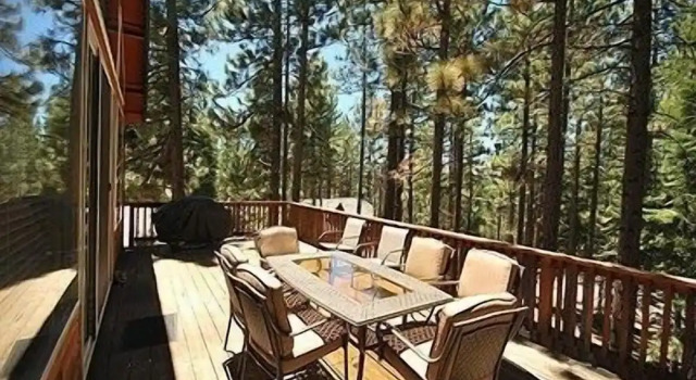 Коттедж 2460 Lupine Trail 6 Bedroom Home by RedAwning