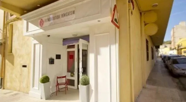 Apartamentos Hotel Puente de Hierro, Забронировать Бутик-отель Отели в центре Беникасим, в центре