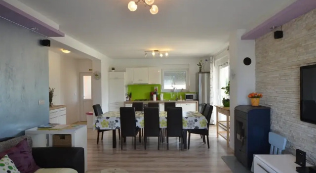 Villas in Kanfanar With 4 Bedrooms and 5 Bathrooms