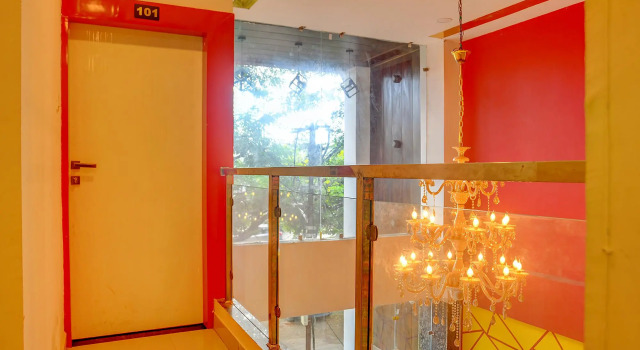 FabHotel Rajat Crown, Забронировать Отель Отели штата Махараштры 3 звезды, 3*