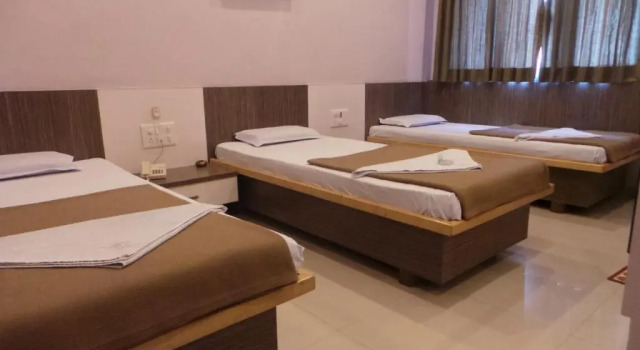 Трёхместный номер Deluxe Hotel Royal Residency Executive