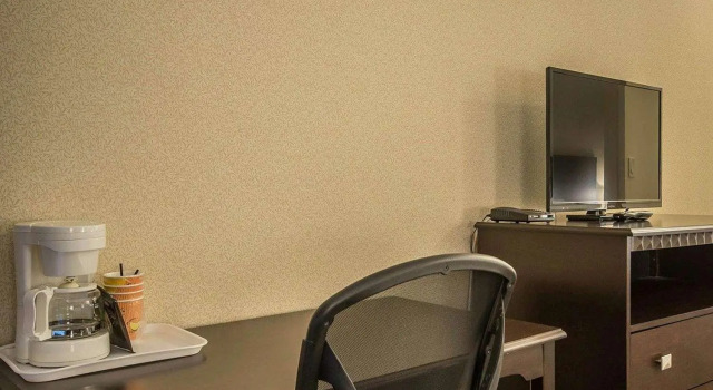 Quality Inn, Buchen Sie Hotel Surrey 