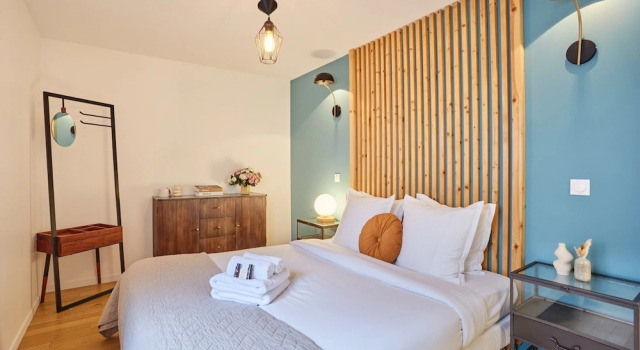 Charming Apartement Center of Paris Montmartre, Забронировать Апартаменты/квартира Париж Иль-де-Франс, рядом с Ги Моке