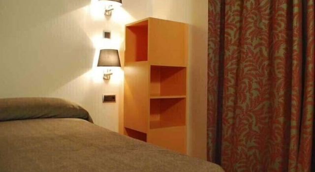 Hotel Saloria, Varaa Hotelli Alins 