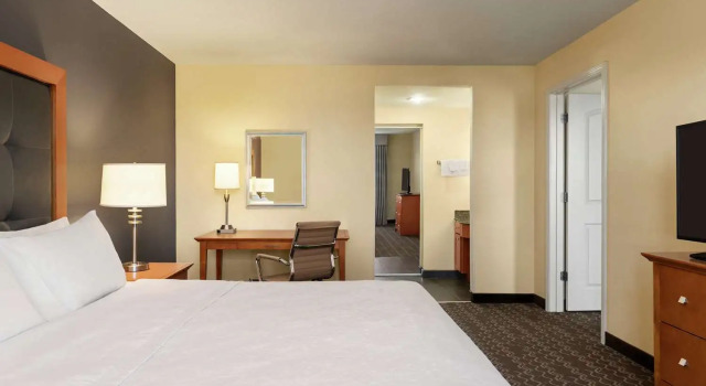 Люкс с 2 комнатами Homewood Suites by Hilton Allentown-Bethlehem Airport