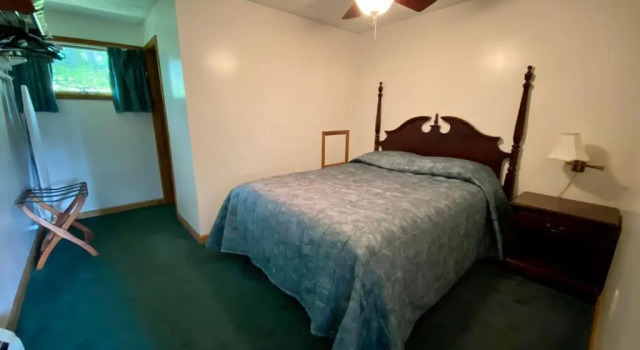 Трёхместный номер Standard Sara Placid Inn & Suites