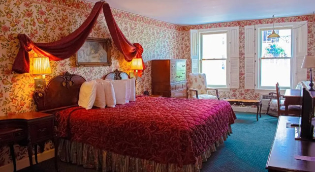 Четырёхместный номер Standard Murray Hotel