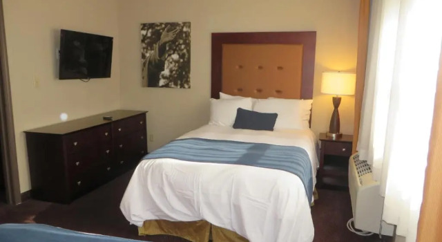 Двухместный люкс Ivy Court Inn and Suites