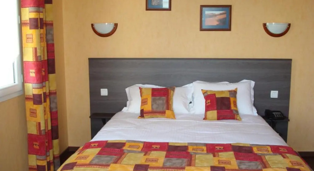 Двухместный номер Standard Brit Hotel Confort Azur Cholet Nord