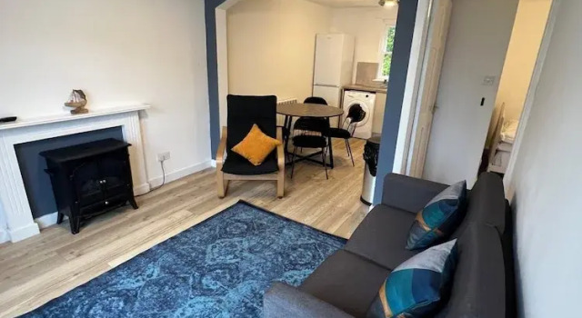 Коттедж The Ship Inn Self Catering